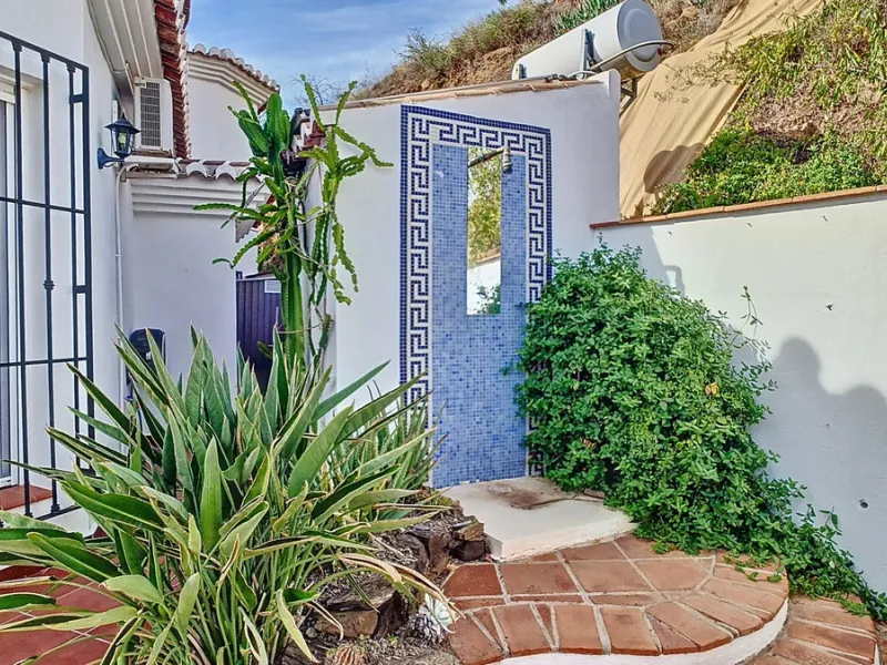 House - Detached Villa в продаже в Arenas, Málaga. В доме 3 спален и 3 ванных комнат. Площадь дома 241 м². Площадь участка 4162 м²