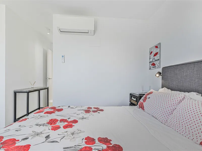Apartment - Penthouse Duplex в продаже в Estepona, Málaga. В доме 3 спален и 3 ванных комнат. Площадь дома 126 м²