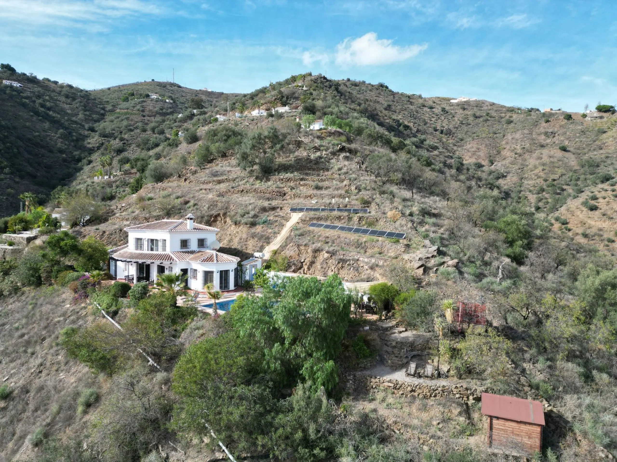 House - Detached Villa в продаже в Arenas, Málaga. В доме 3 спален и 3 ванных комнат. Площадь дома 241 м². Площадь участка 4162 м²