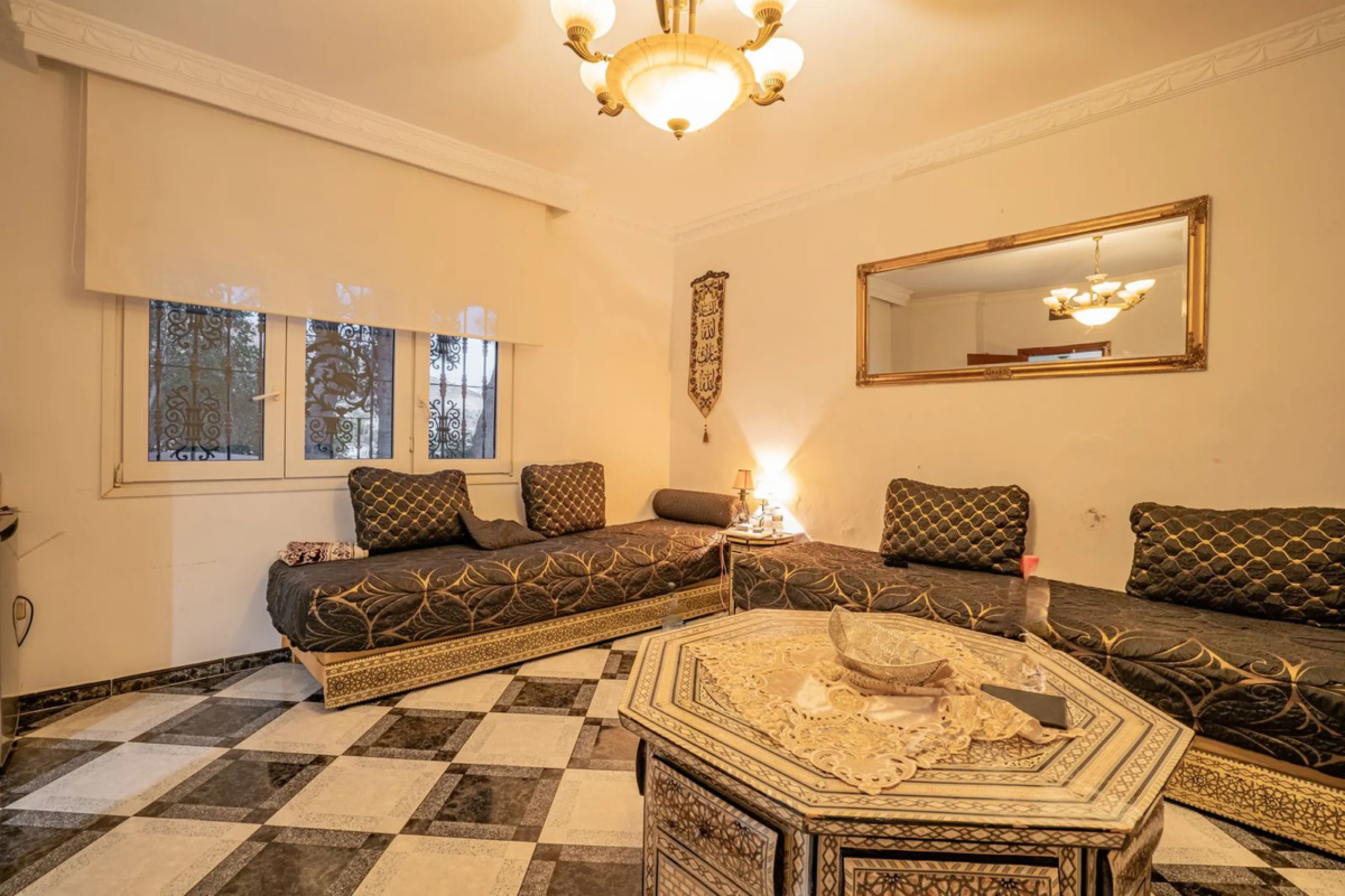Magnificent Villa in Benalmádena Pueblo to finish renovating -  Spacious property for sale located in a quiet area, with a land size of 2,638 m². The main house has two floors, with a living room and fireplace on the upper floor, and a terrace with impres