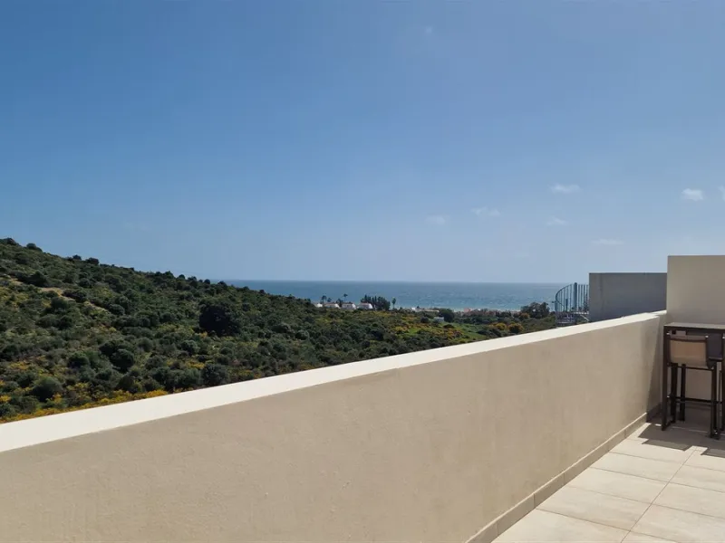 Apartment - Penthouse Duplex в продаже в Estepona, Málaga. В доме 3 спален и 3 ванных комнат. Площадь дома 126 м²