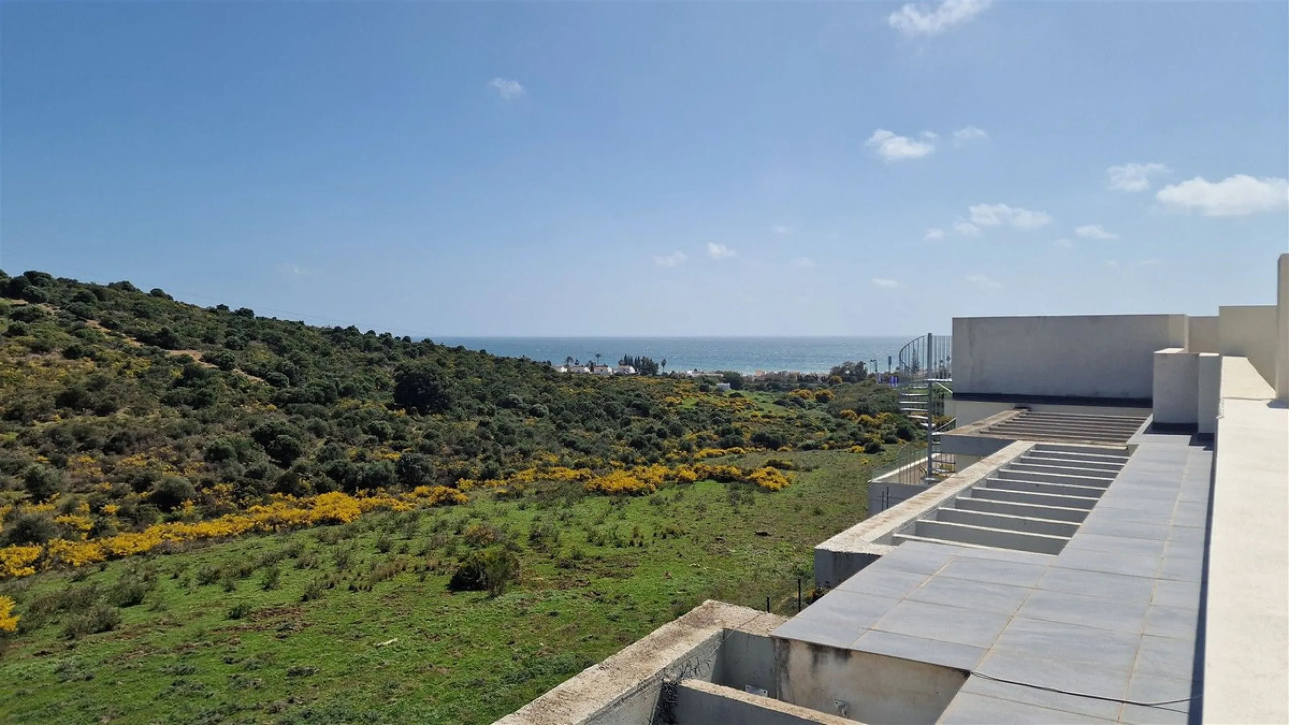 Apartment - Penthouse Duplex в продаже в Estepona, Málaga. В доме 3 спален и 3 ванных комнат. Площадь дома 126 м²