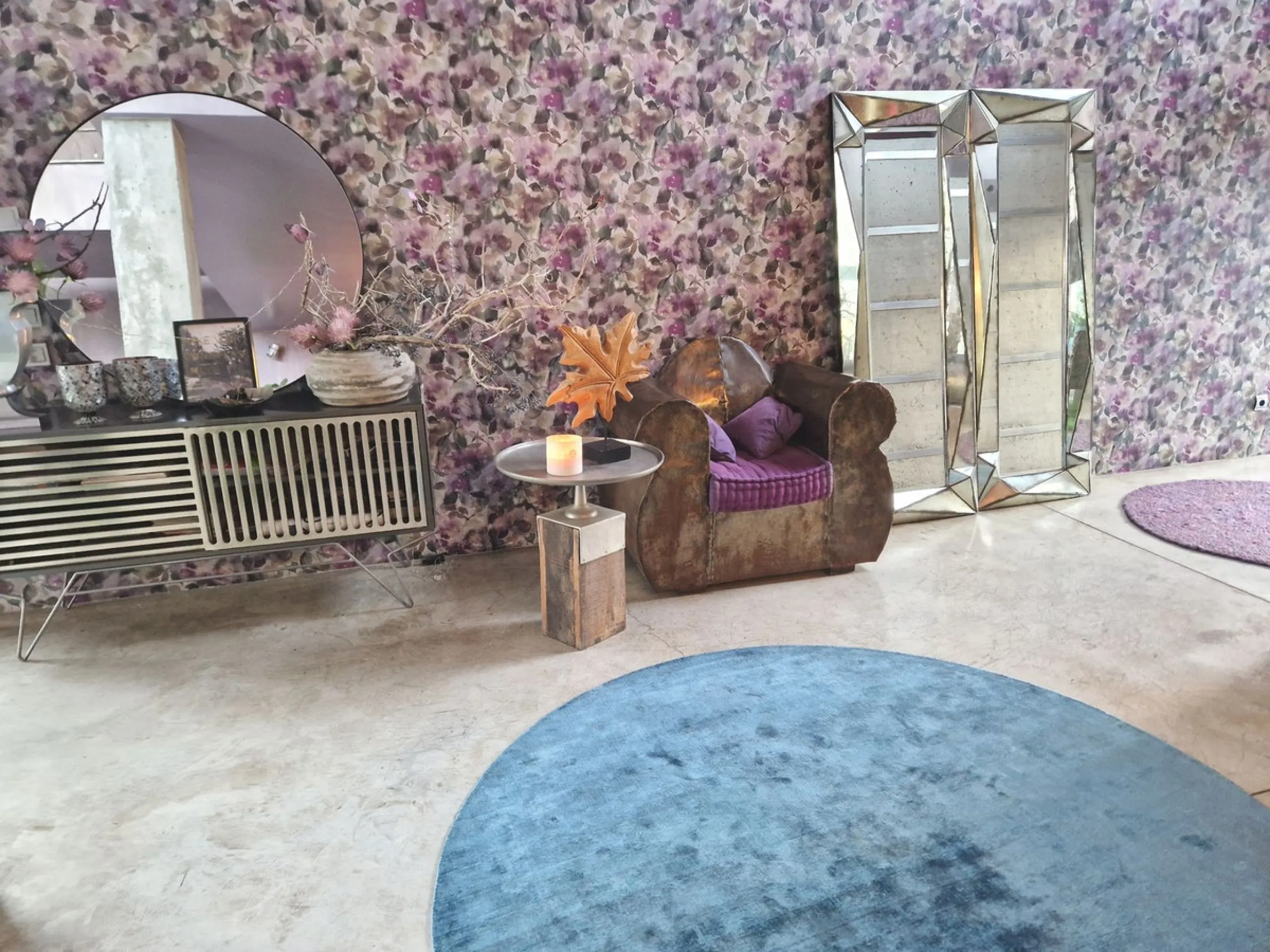 Fantastic spacious and private villa in Pernet urbanization on an extensive plot of 1.811m2. Please note that it is located on a very quiet and noise-free cul-de-sac.