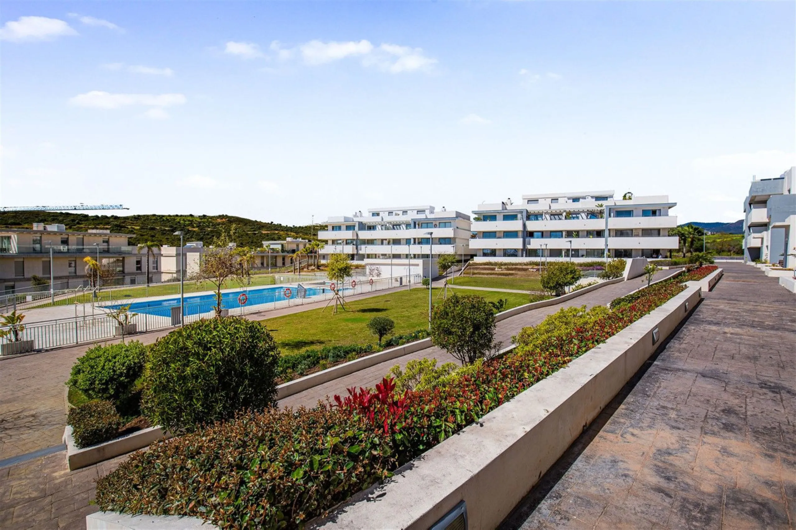 Apartment - Penthouse Duplex в продаже в Estepona, Málaga. В доме 3 спален и 3 ванных комнат. Площадь дома 126 м²
