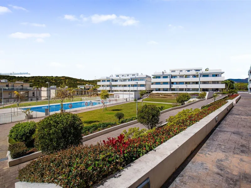 Apartment - Penthouse Duplex в продаже в Estepona, Málaga. В доме 3 спален и 3 ванных комнат. Площадь дома 126 м²