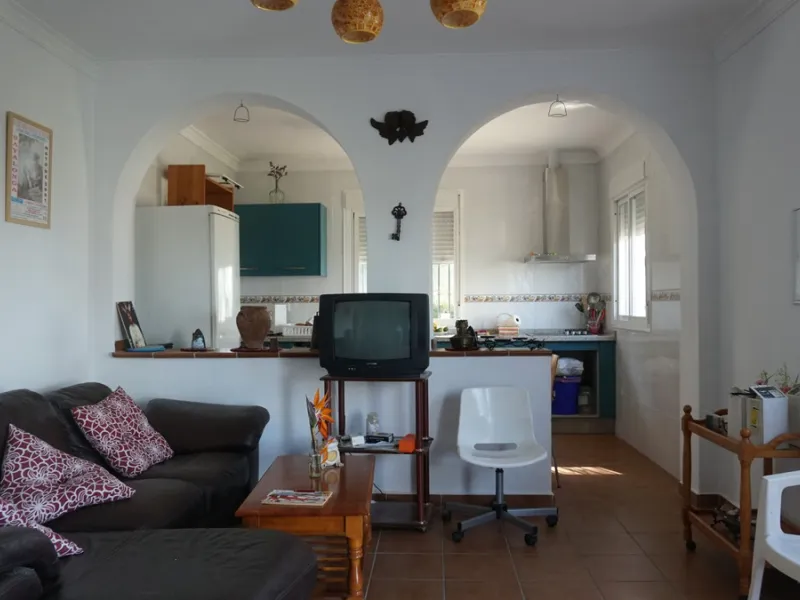 Indulge in the allure of rustic elegance with this enchanting country haven in Sayalonga. The carefully crafted 5-bedroom, 2-bathroom residence spans a generous 136m2, seamlessly blending modern comfort with timeless charm. Built in 2006, the home exudes 