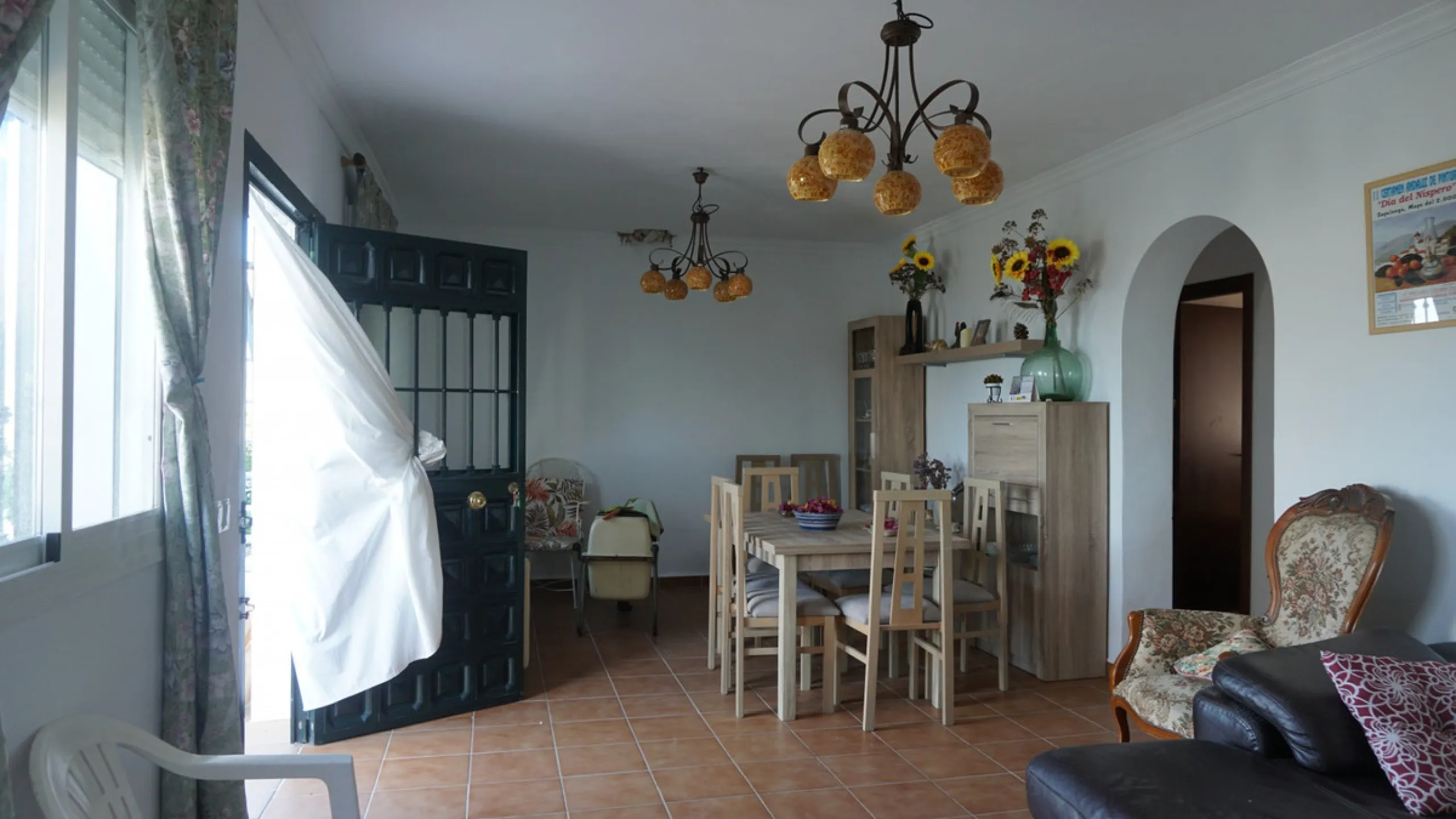 Indulge in the allure of rustic elegance with this enchanting country haven in Sayalonga. The carefully crafted 5-bedroom, 2-bathroom residence spans a generous 136m2, seamlessly blending modern comfort with timeless charm. Built in 2006, the home exudes 