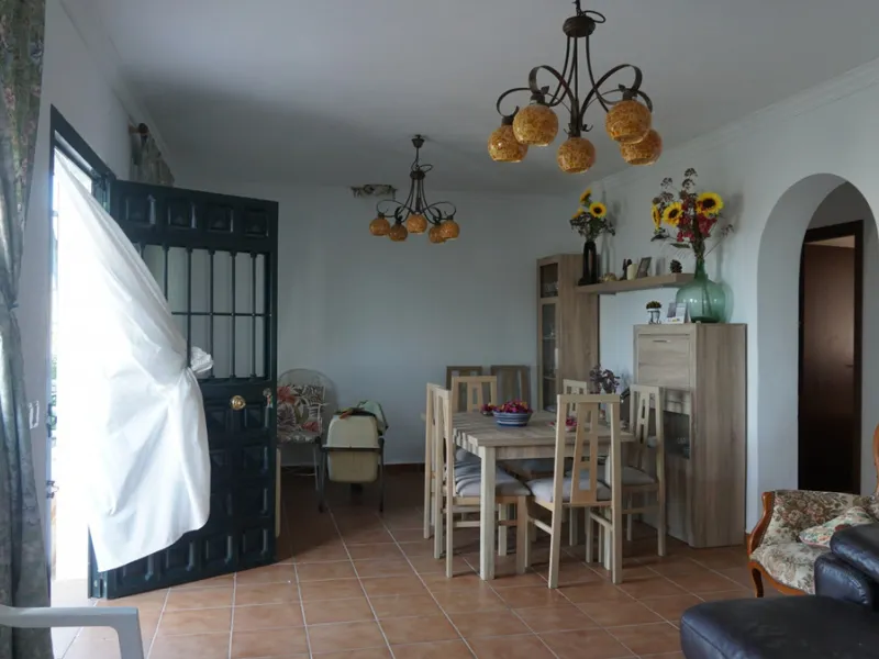 Indulge in the allure of rustic elegance with this enchanting country haven in Sayalonga. The carefully crafted 5-bedroom, 2-bathroom residence spans a generous 136m2, seamlessly blending modern comfort with timeless charm. Built in 2006, the home exudes 