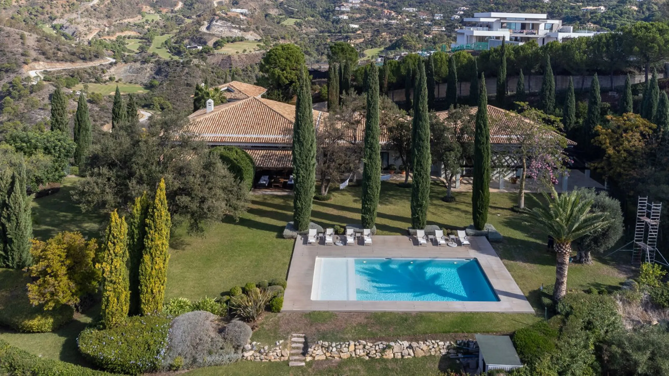 A beautiful south west facing detached villa, nestled in the exclsusive urbanisation of La Zagaleta of Benahavis on  the Costa del Sol.
