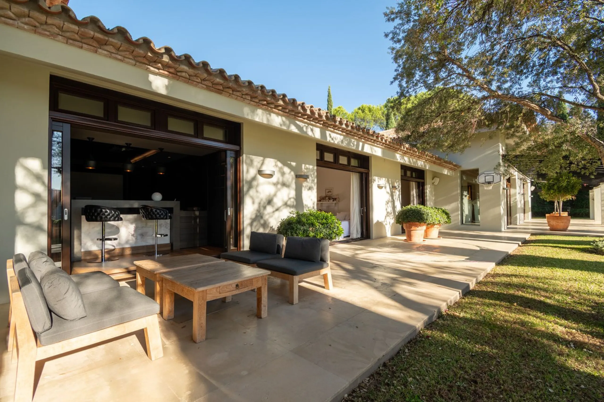 A beautiful south west facing detached villa, nestled in the exclsusive urbanisation of La Zagaleta of Benahavis on  the Costa del Sol.