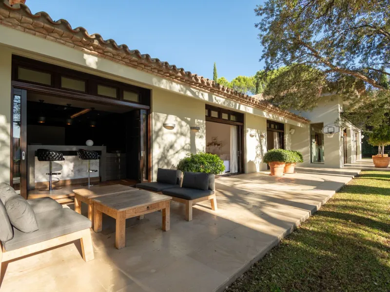 A beautiful south west facing detached villa, nestled in the exclsusive urbanisation of La Zagaleta of Benahavis on  the Costa del Sol.
