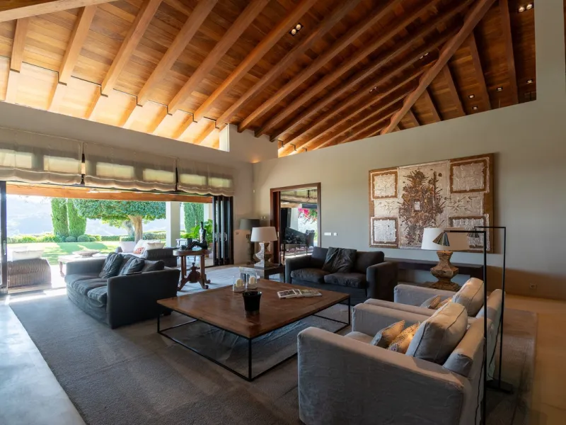 A beautiful south west facing detached villa, nestled in the exclsusive urbanisation of La Zagaleta of Benahavis on  the Costa del Sol.