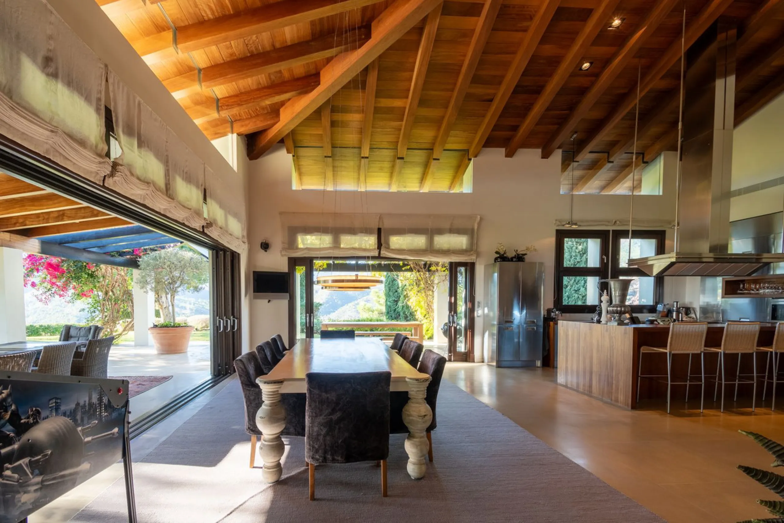 A beautiful south west facing detached villa, nestled in the exclsusive urbanisation of La Zagaleta of Benahavis on  the Costa del Sol.