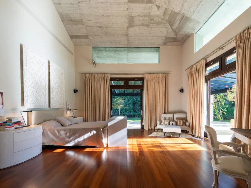 A beautiful south west facing detached villa, nestled in the exclsusive urbanisation of La Zagaleta of Benahavis on  the Costa del Sol.