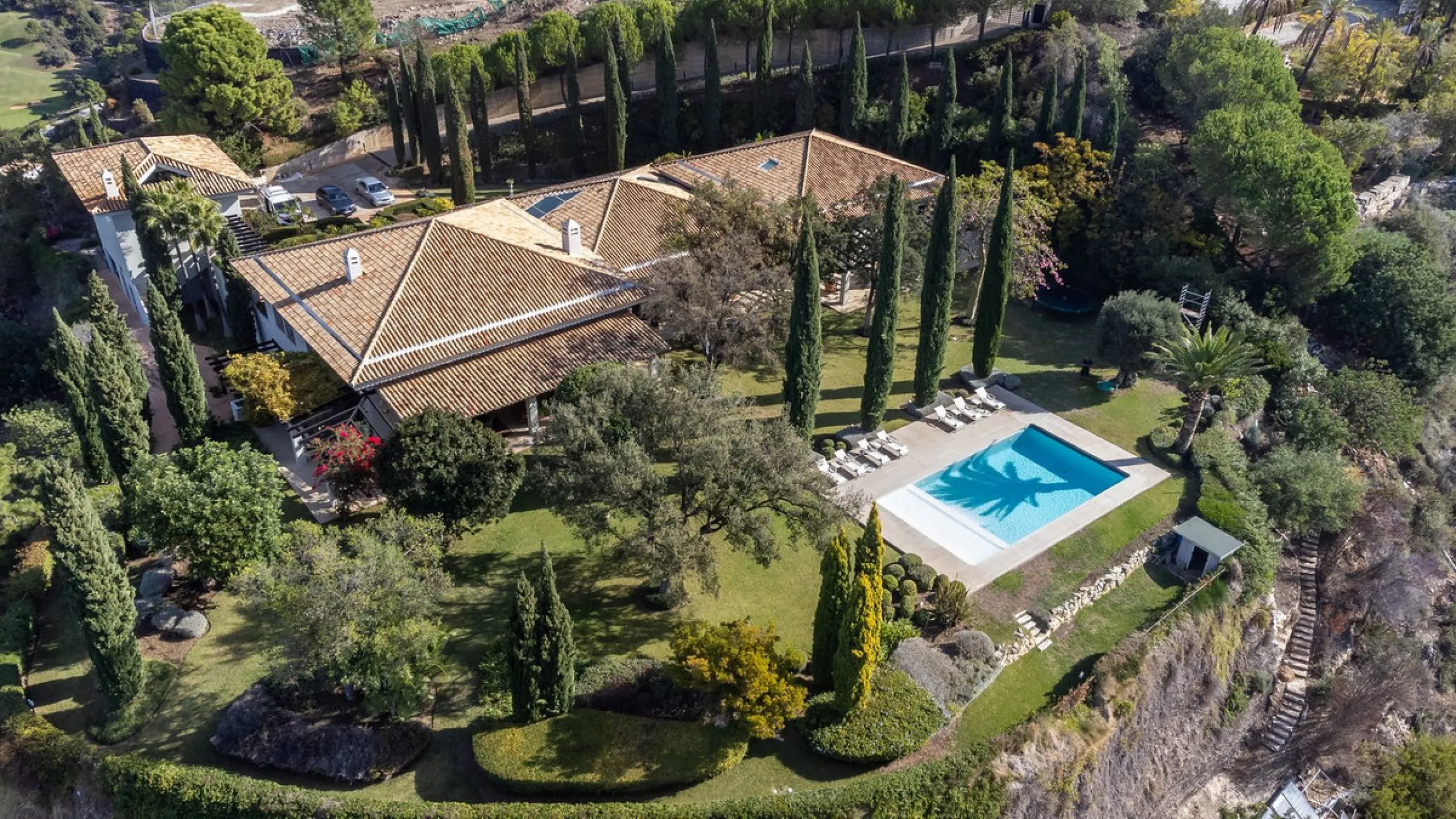 A beautiful south west facing detached villa, nestled in the exclsusive urbanisation of La Zagaleta of Benahavis on  the Costa del Sol.