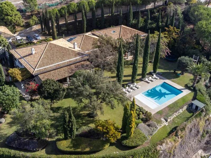 A beautiful south west facing detached villa, nestled in the exclsusive urbanisation of La Zagaleta of Benahavis on  the Costa del Sol.