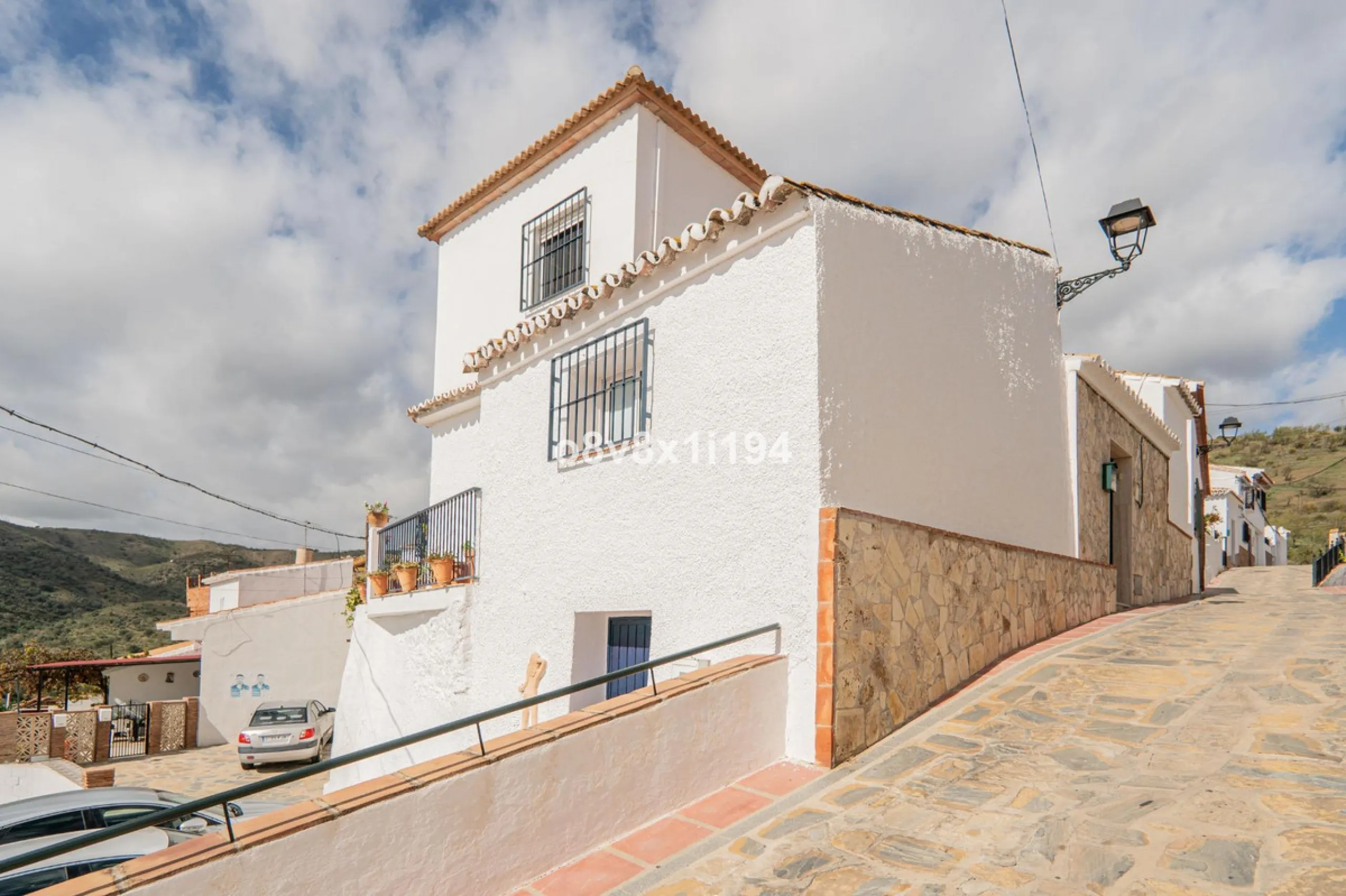 House - Detached Villa в продаже в Macharaviaya, Málaga. В доме 5 спален и 1 ванных комнат. Площадь дома 102 м²