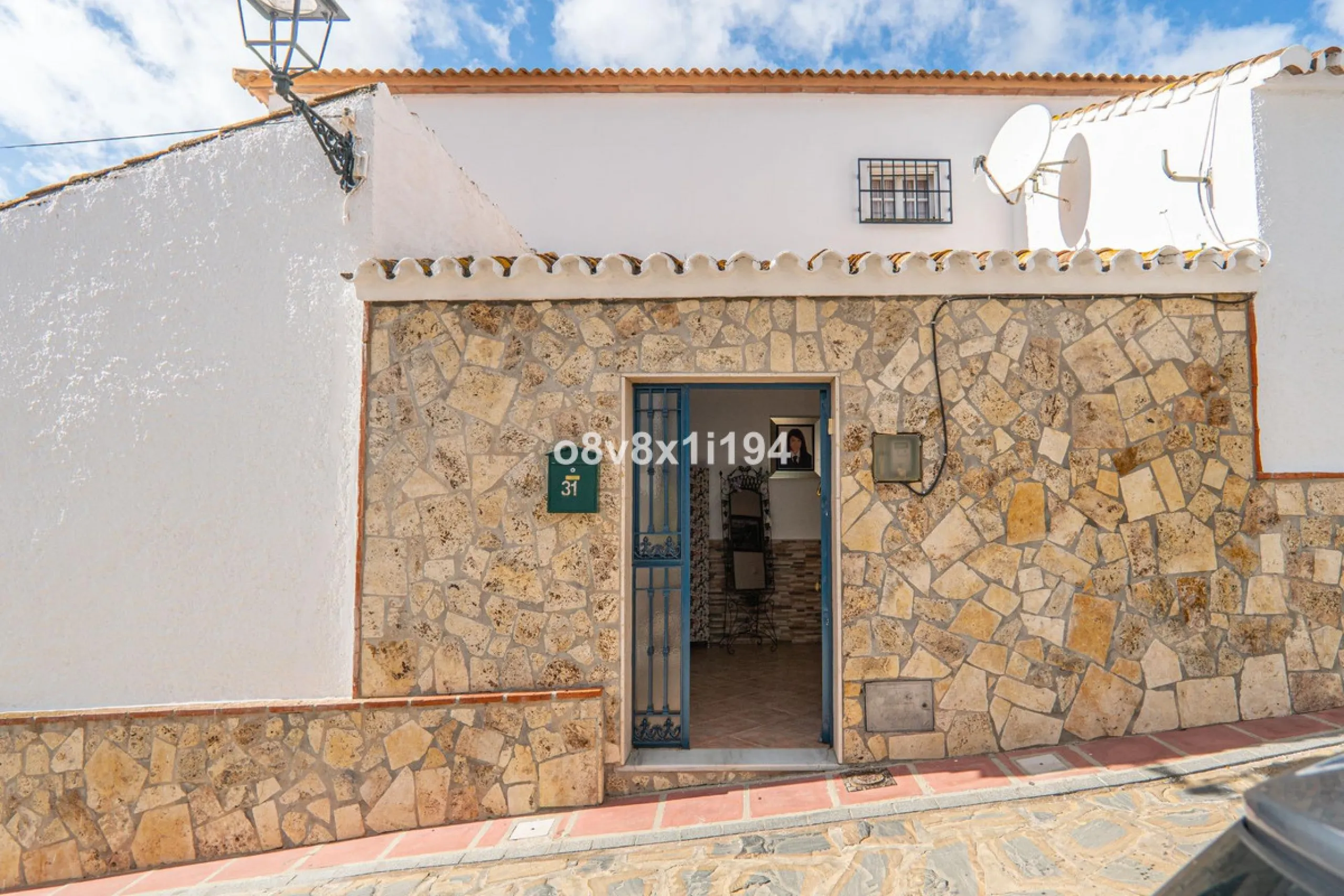 House - Detached Villa в продаже в Macharaviaya, Málaga. В доме 5 спален и 1 ванных комнат. Площадь дома 102 м²