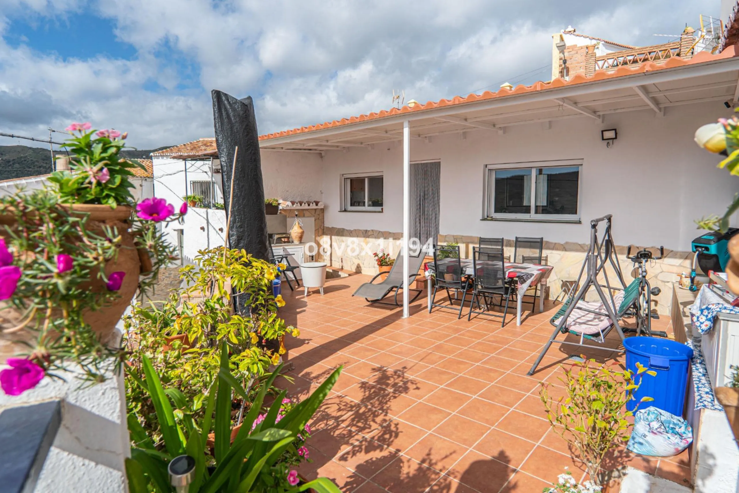 House - Detached Villa в продаже в Macharaviaya, Málaga. В доме 5 спален и 1 ванных комнат. Площадь дома 102 м²