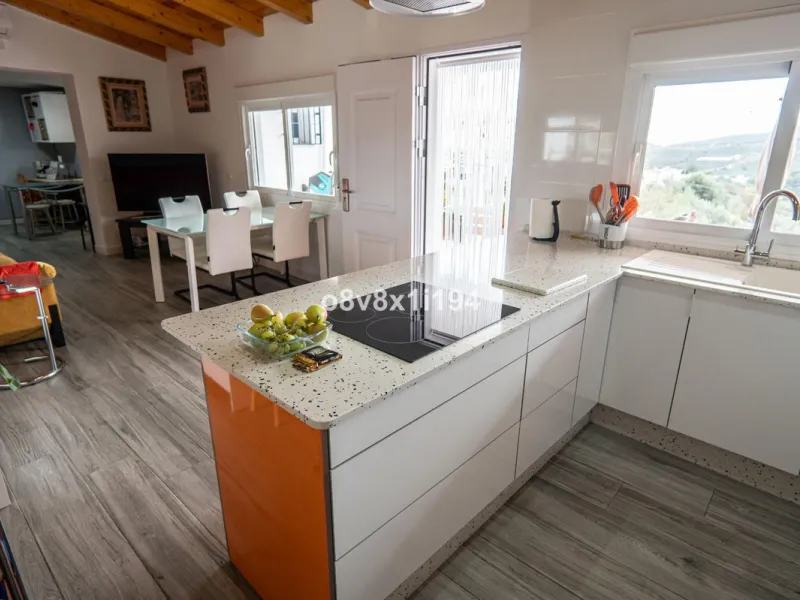 House - Detached Villa в продаже в Macharaviaya, Málaga. В доме 5 спален и 1 ванных комнат. Площадь дома 102 м²