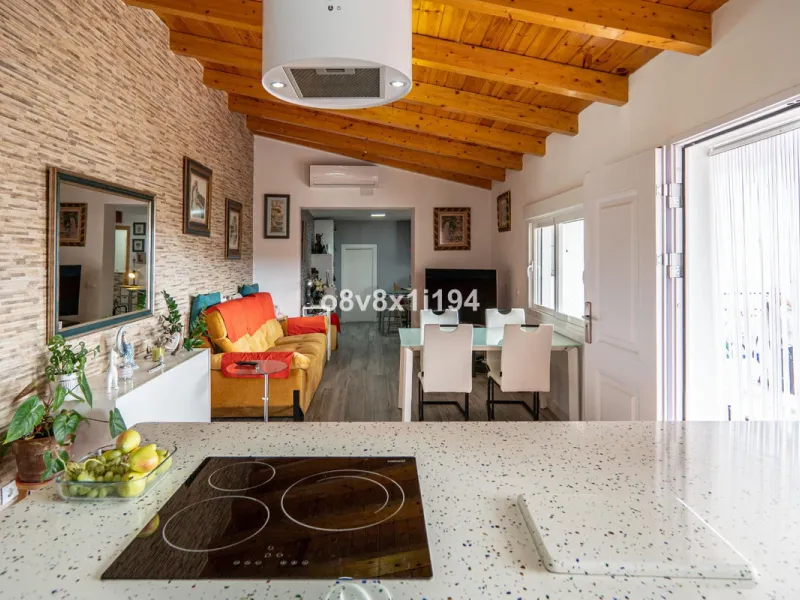 House - Detached Villa в продаже в Macharaviaya, Málaga. В доме 5 спален и 1 ванных комнат. Площадь дома 102 м²