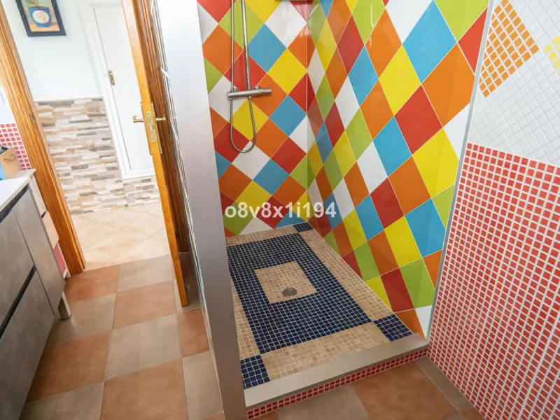 House - Detached Villa в продаже в Macharaviaya, Málaga. В доме 5 спален и 1 ванных комнат. Площадь дома 102 м²