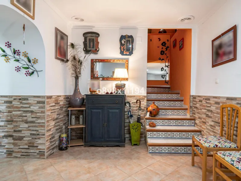 House - Detached Villa в продаже в Macharaviaya, Málaga. В доме 5 спален и 1 ванных комнат. Площадь дома 102 м²