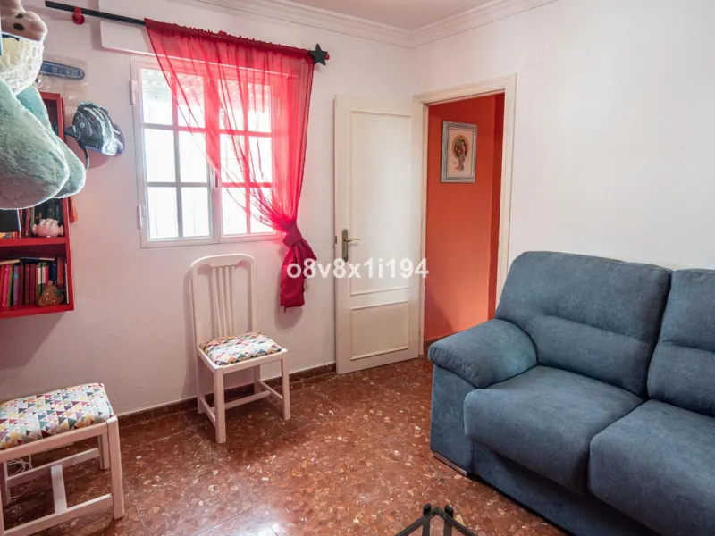 House - Detached Villa в продаже в Macharaviaya, Málaga. В доме 5 спален и 1 ванных комнат. Площадь дома 102 м²