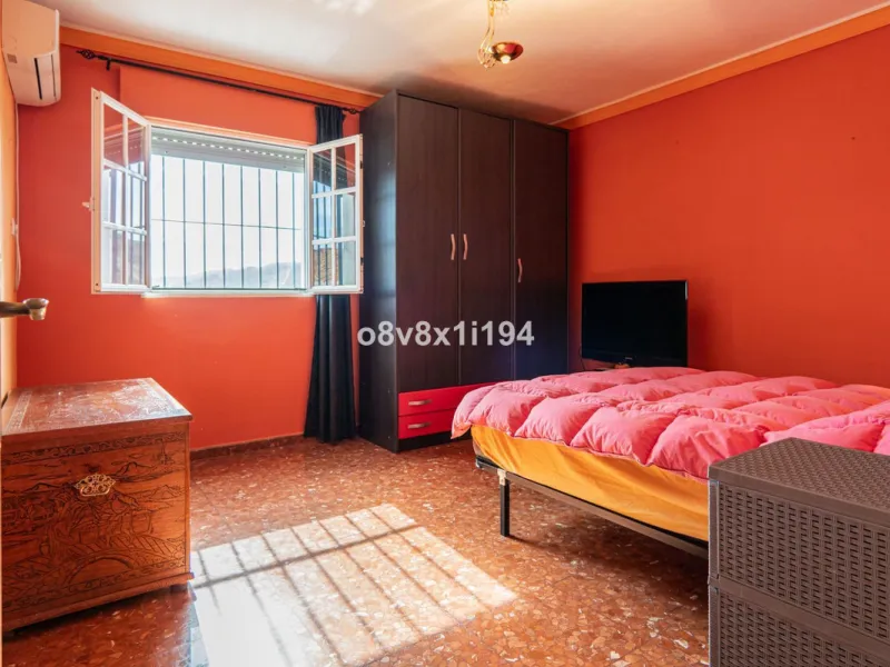 House - Detached Villa в продаже в Macharaviaya, Málaga. В доме 5 спален и 1 ванных комнат. Площадь дома 102 м²