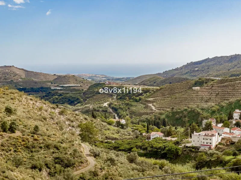 House - Detached Villa в продаже в Macharaviaya, Málaga. В доме 5 спален и 1 ванных комнат. Площадь дома 102 м²
