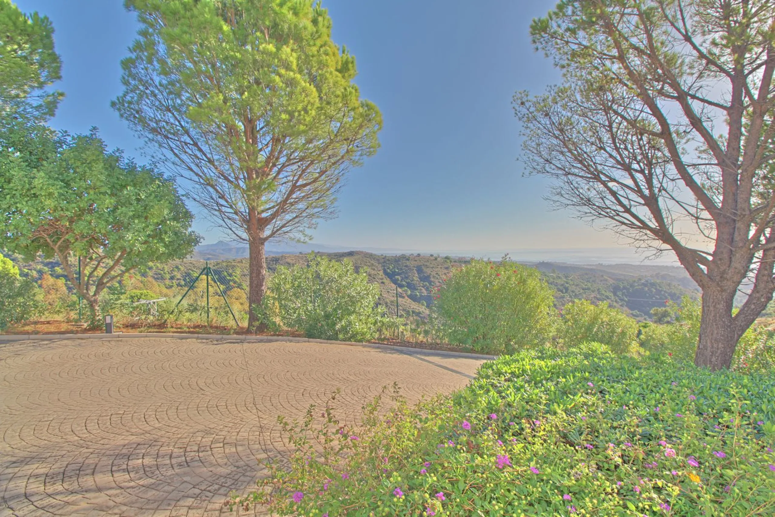 House - Finca - Cortijo в продаже в Estepona, Málaga. В доме 5 спален и 4 ванных комнат. Площадь дома 465 м². Площадь участка 61629 м²