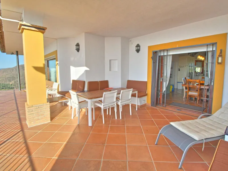 House - Finca - Cortijo в продаже в Estepona, Málaga. В доме 5 спален и 4 ванных комнат. Площадь дома 465 м². Площадь участка 61629 м²