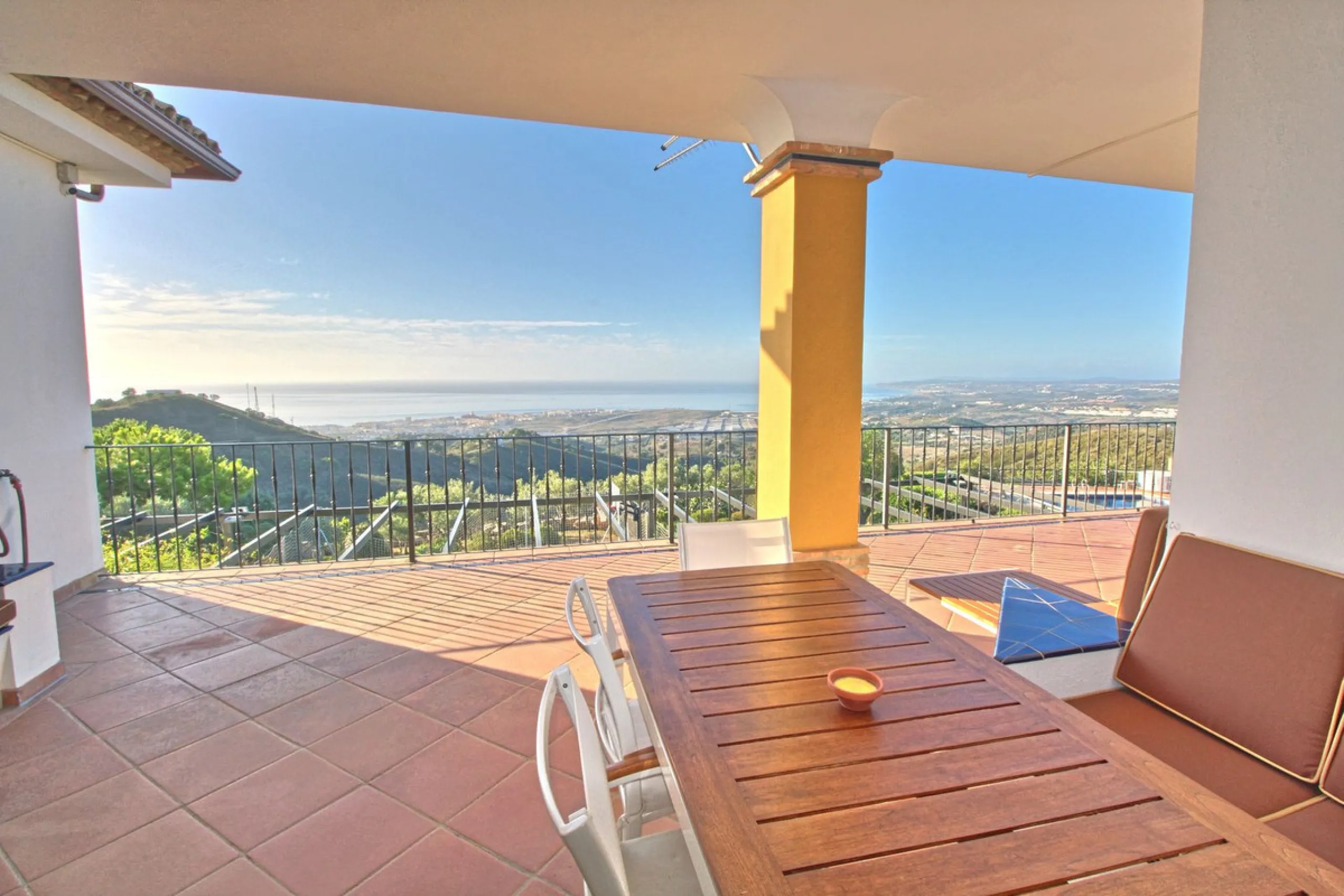 House - Finca - Cortijo в продаже в Estepona, Málaga. В доме 5 спален и 4 ванных комнат. Площадь дома 465 м². Площадь участка 61629 м²