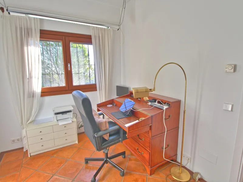 House - Finca - Cortijo в продаже в Estepona, Málaga. В доме 5 спален и 4 ванных комнат. Площадь дома 465 м². Площадь участка 61629 м²