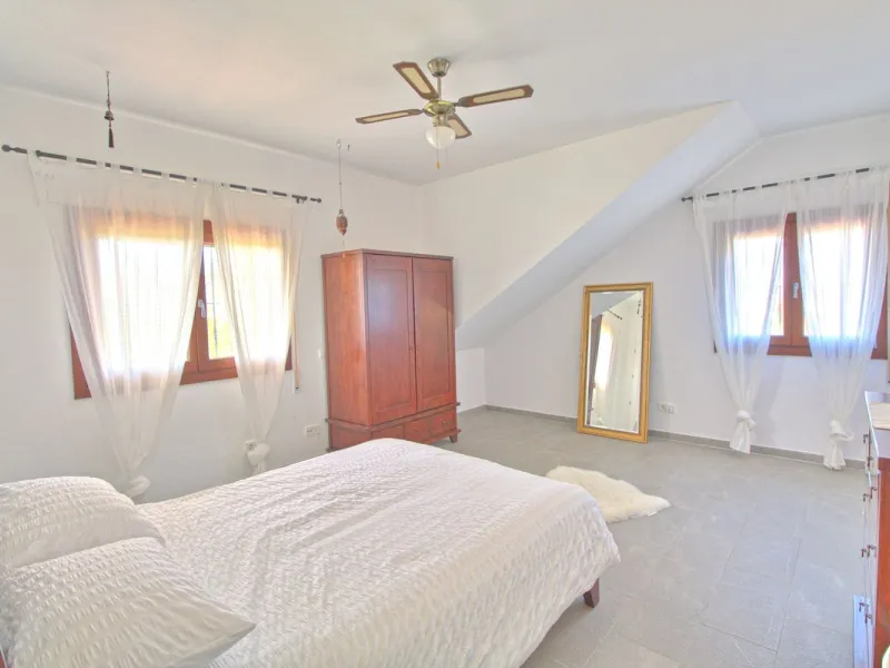 House - Finca - Cortijo в продаже в Estepona, Málaga. В доме 5 спален и 4 ванных комнат. Площадь дома 465 м². Площадь участка 61629 м²