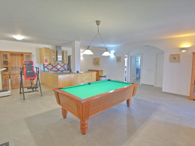 House - Finca - Cortijo в продаже в Estepona, Málaga. В доме 5 спален и 4 ванных комнат. Площадь дома 465 м². Площадь участка 61629 м²