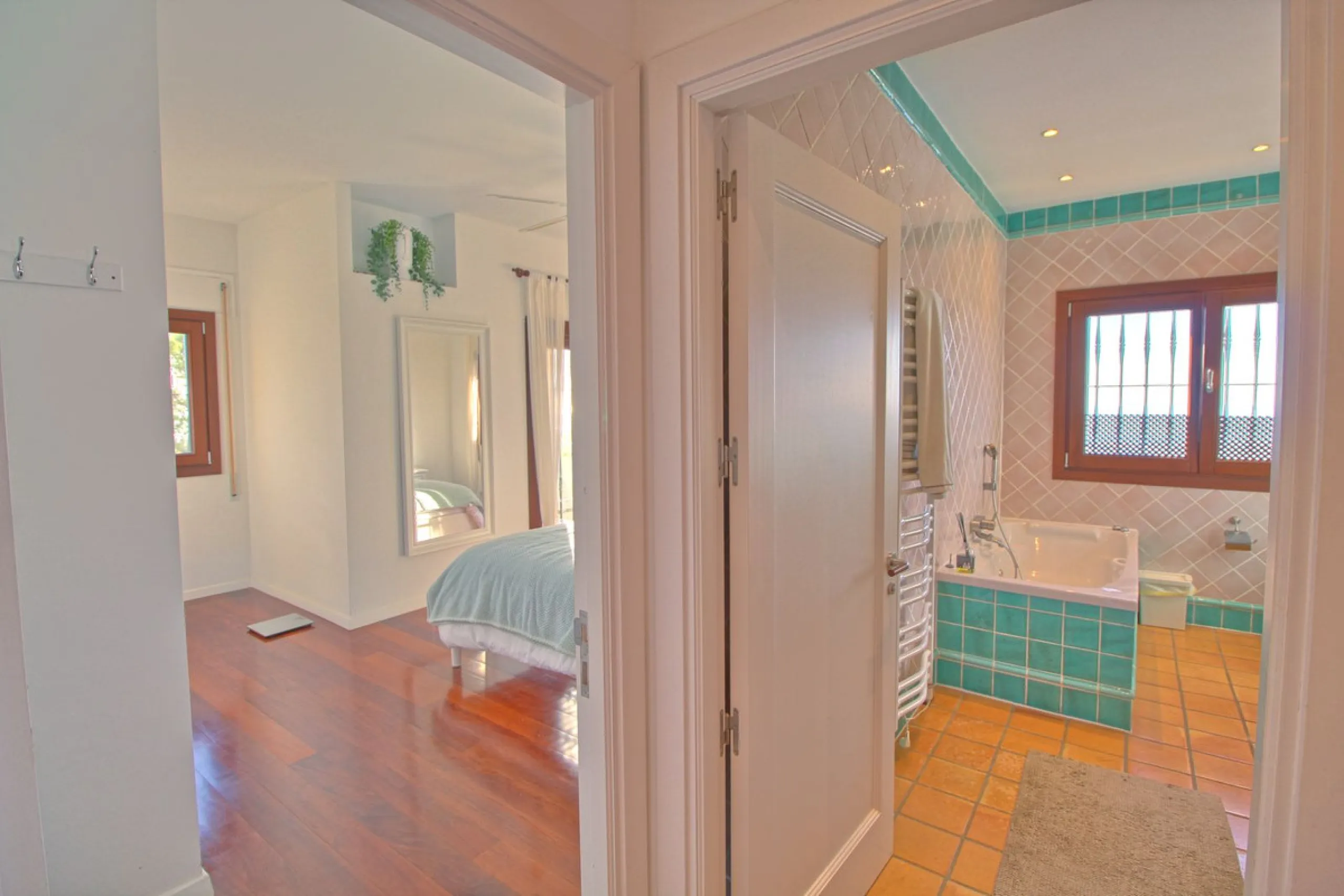 House - Finca - Cortijo в продаже в Estepona, Málaga. В доме 5 спален и 4 ванных комнат. Площадь дома 465 м². Площадь участка 61629 м²