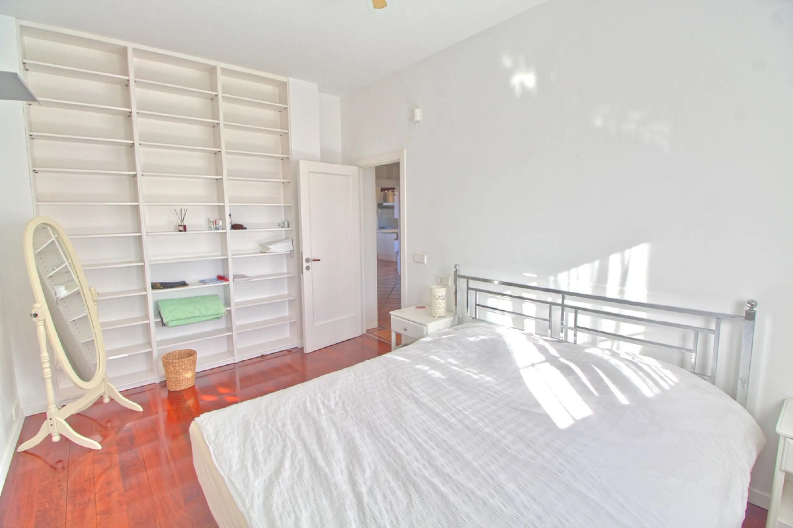 House - Finca - Cortijo в продаже в Estepona, Málaga. В доме 5 спален и 4 ванных комнат. Площадь дома 465 м². Площадь участка 61629 м²