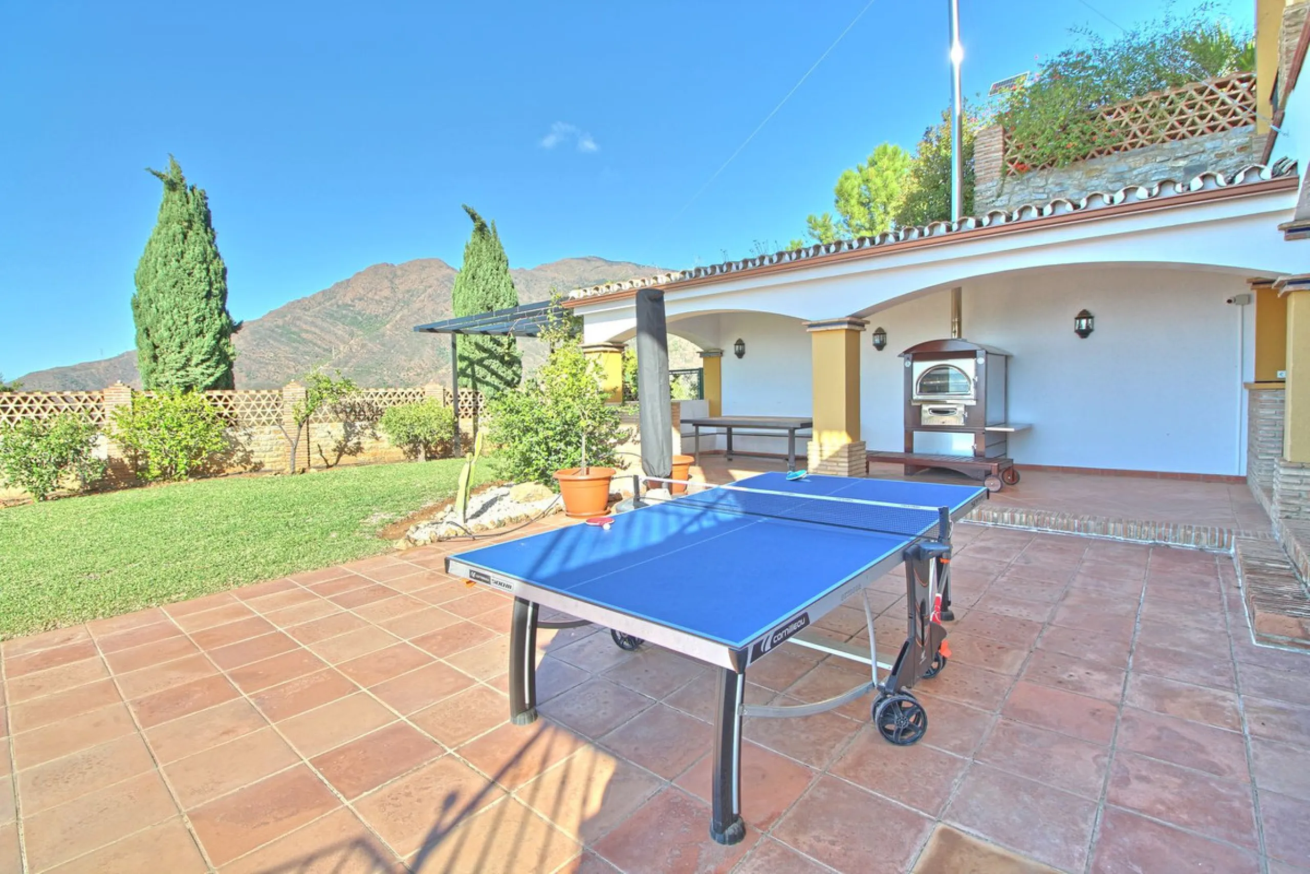 House - Finca - Cortijo в продаже в Estepona, Málaga. В доме 5 спален и 4 ванных комнат. Площадь дома 465 м². Площадь участка 61629 м²