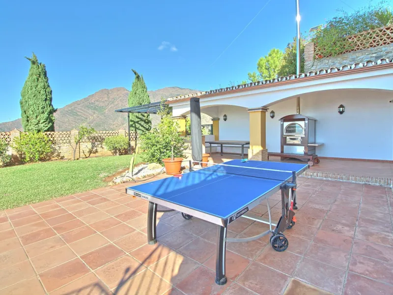 House - Finca - Cortijo в продаже в Estepona, Málaga. В доме 5 спален и 4 ванных комнат. Площадь дома 465 м². Площадь участка 61629 м²