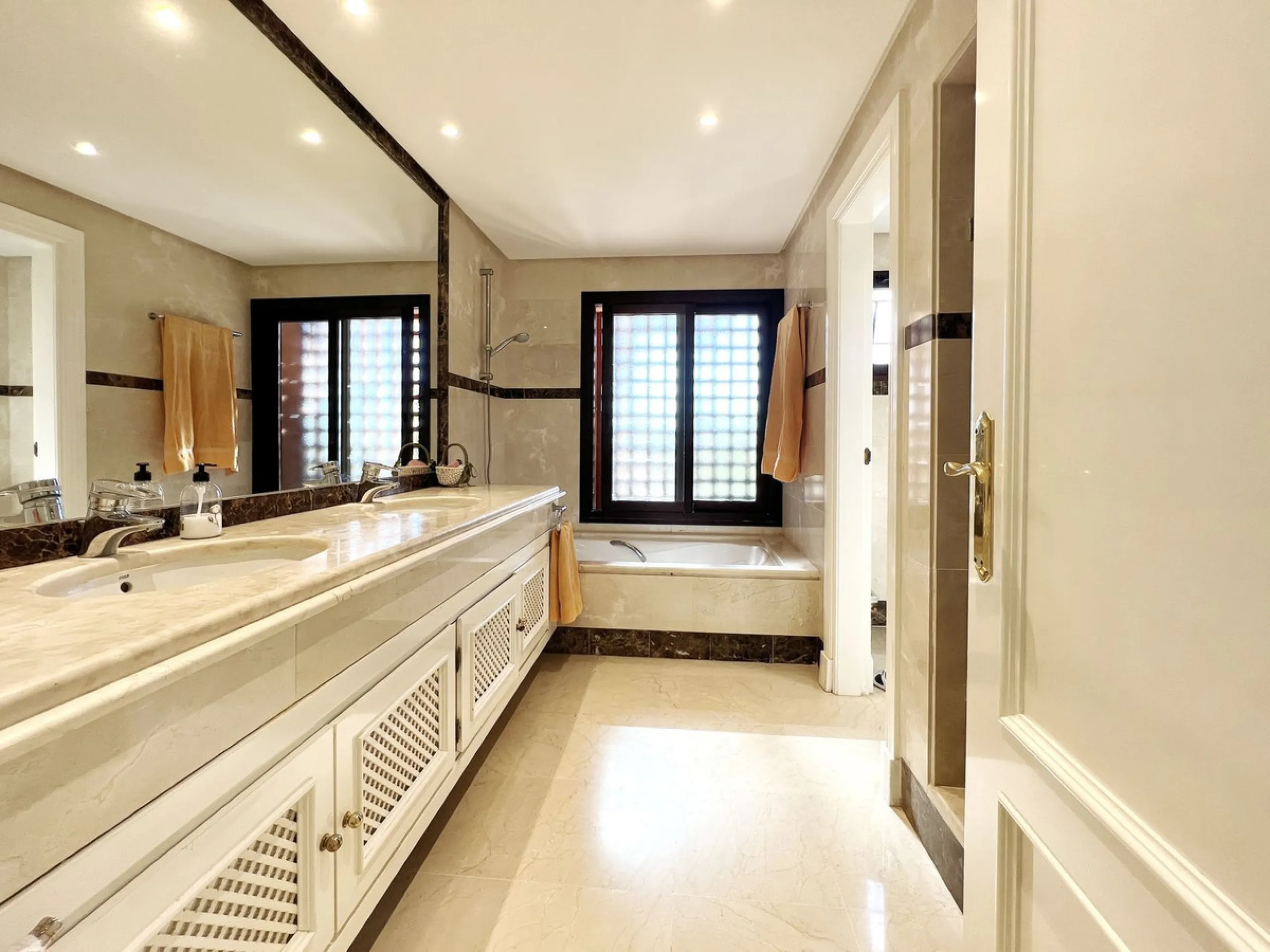 "A three bedroom duplex penthouse in La Alzambra Hill Club, a 24hr gated and secure development, set on lush tropical gardens with waterfalls, communal swimming pool and a gymnasium.