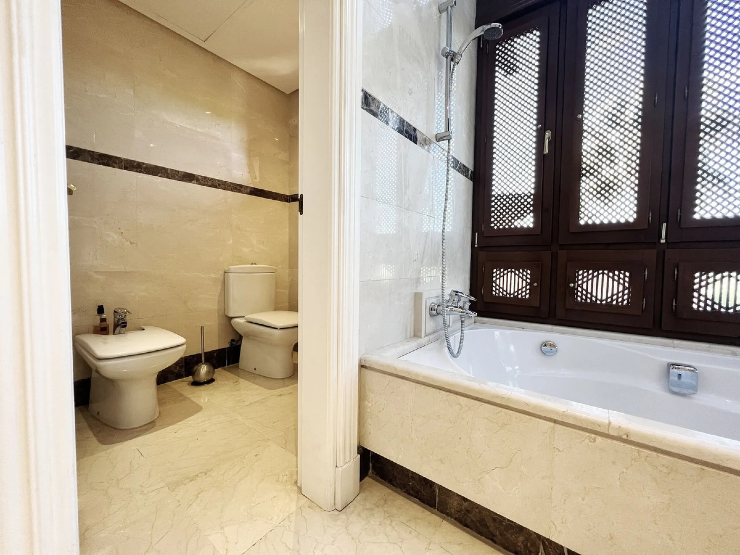 "A three bedroom duplex penthouse in La Alzambra Hill Club, a 24hr gated and secure development, set on lush tropical gardens with waterfalls, communal swimming pool and a gymnasium.