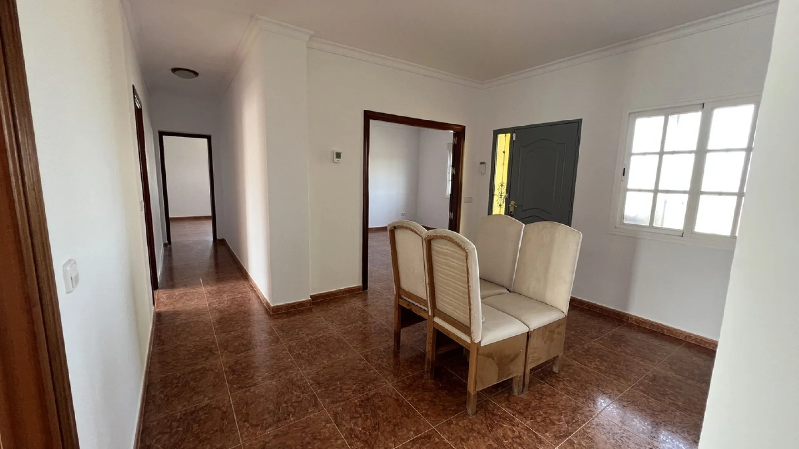 House - Finca - Cortijo в продаже в Alhaurín de la Torre, Málaga. В доме 8 спален и 2 ванных комнат. Площадь дома 489 м². Площадь участка 28447 м²