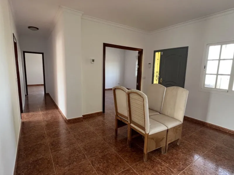 House - Finca - Cortijo в продаже в Alhaurín de la Torre, Málaga. В доме 8 спален и 2 ванных комнат. Площадь дома 489 м². Площадь участка 28447 м²