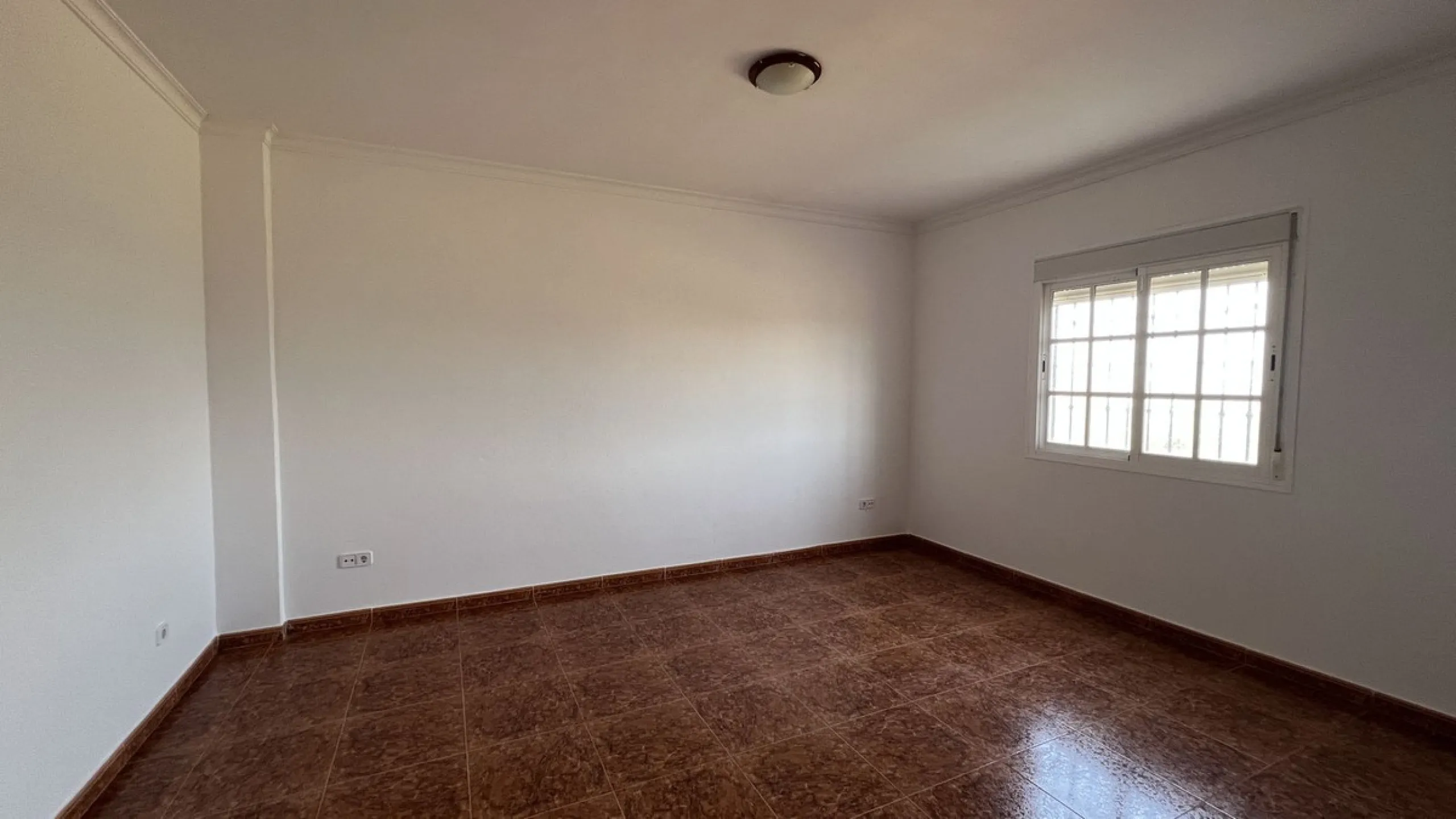 House - Finca - Cortijo в продаже в Alhaurín de la Torre, Málaga. В доме 8 спален и 2 ванных комнат. Площадь дома 489 м². Площадь участка 28447 м²