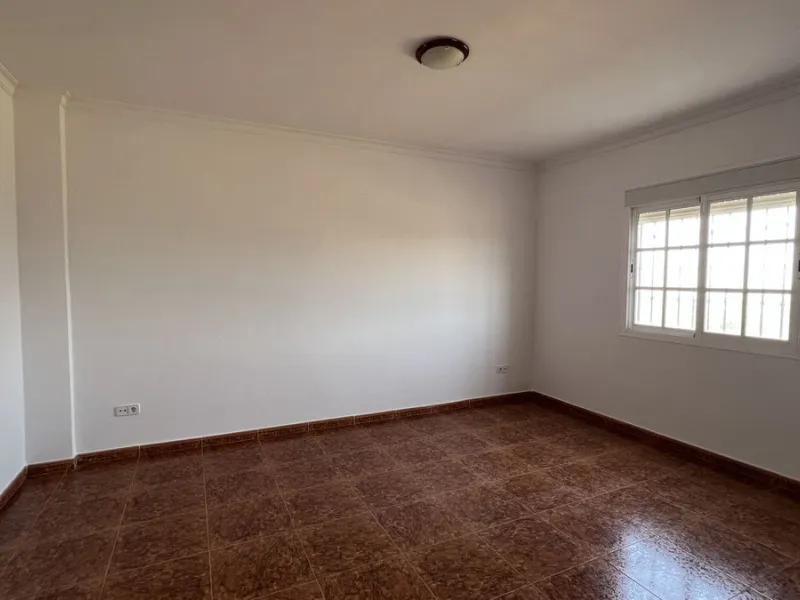 House - Finca - Cortijo в продаже в Alhaurín de la Torre, Málaga. В доме 8 спален и 2 ванных комнат. Площадь дома 489 м². Площадь участка 28447 м²