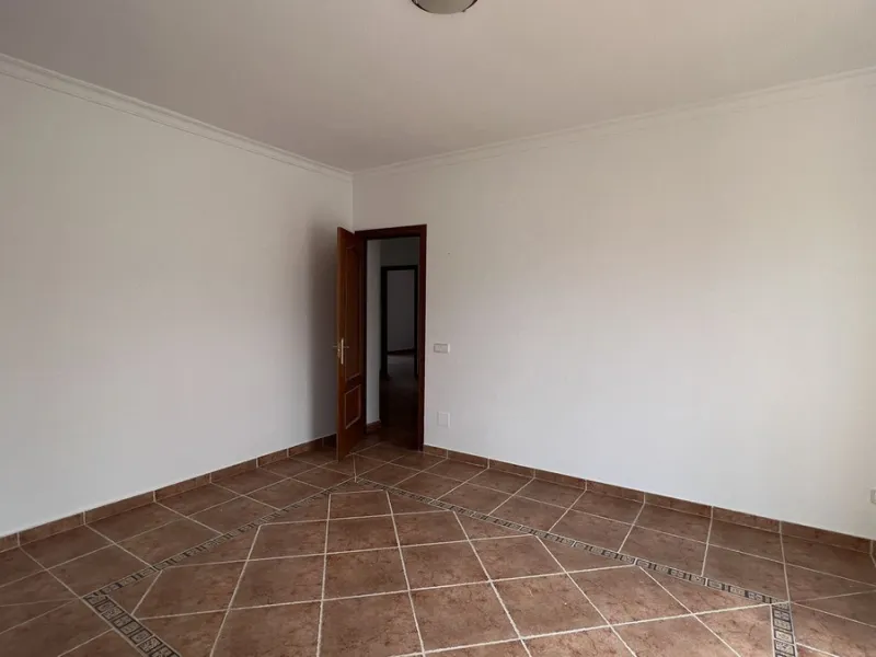 House - Finca - Cortijo в продаже в Alhaurín de la Torre, Málaga. В доме 8 спален и 2 ванных комнат. Площадь дома 489 м². Площадь участка 28447 м²