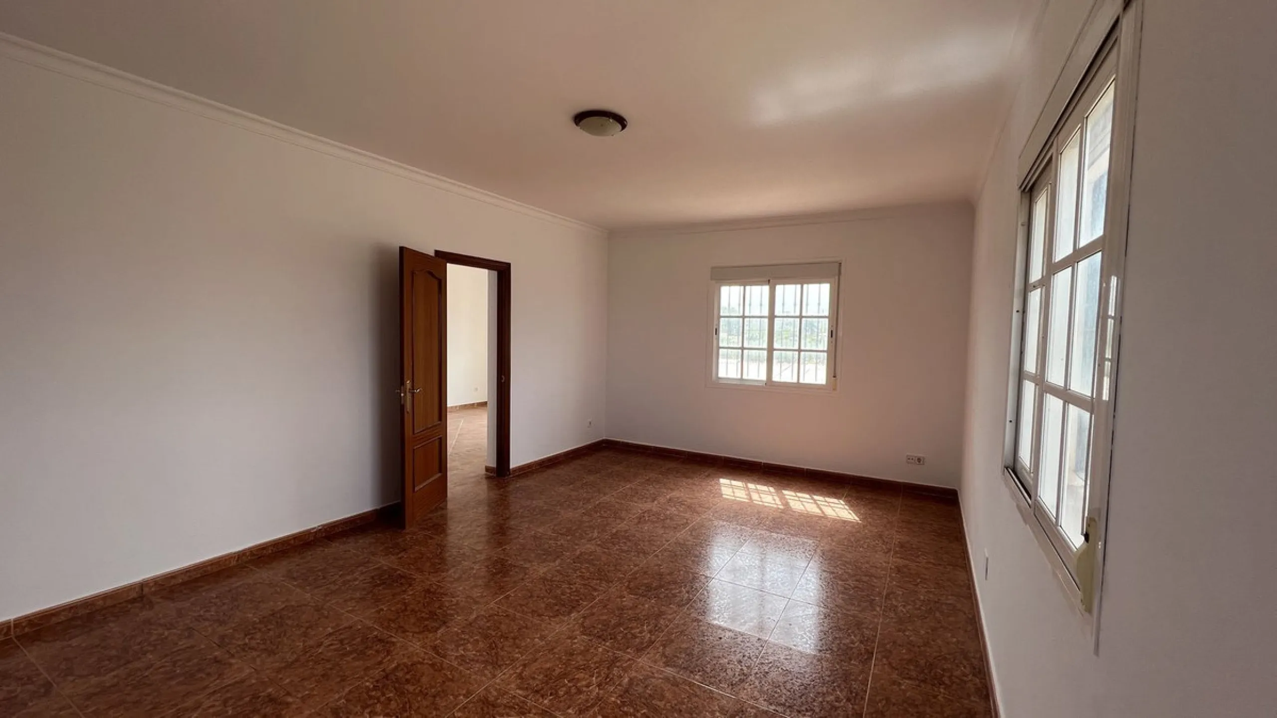 House - Finca - Cortijo в продаже в Alhaurín de la Torre, Málaga. В доме 8 спален и 2 ванных комнат. Площадь дома 489 м². Площадь участка 28447 м²