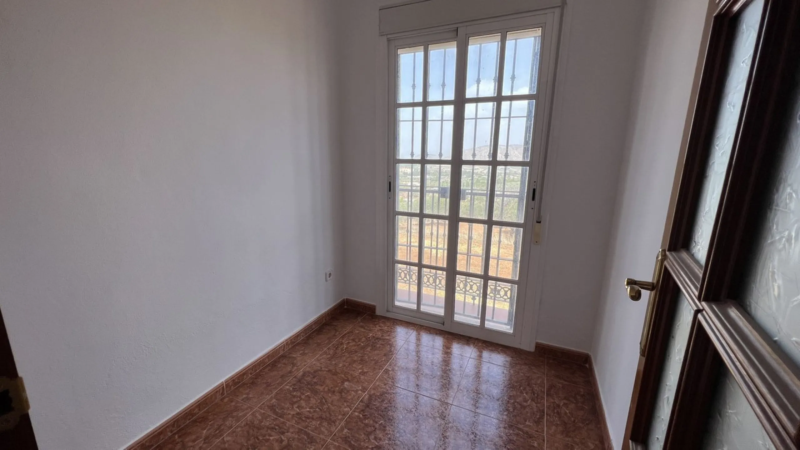 House - Finca - Cortijo в продаже в Alhaurín de la Torre, Málaga. В доме 8 спален и 2 ванных комнат. Площадь дома 489 м². Площадь участка 28447 м²