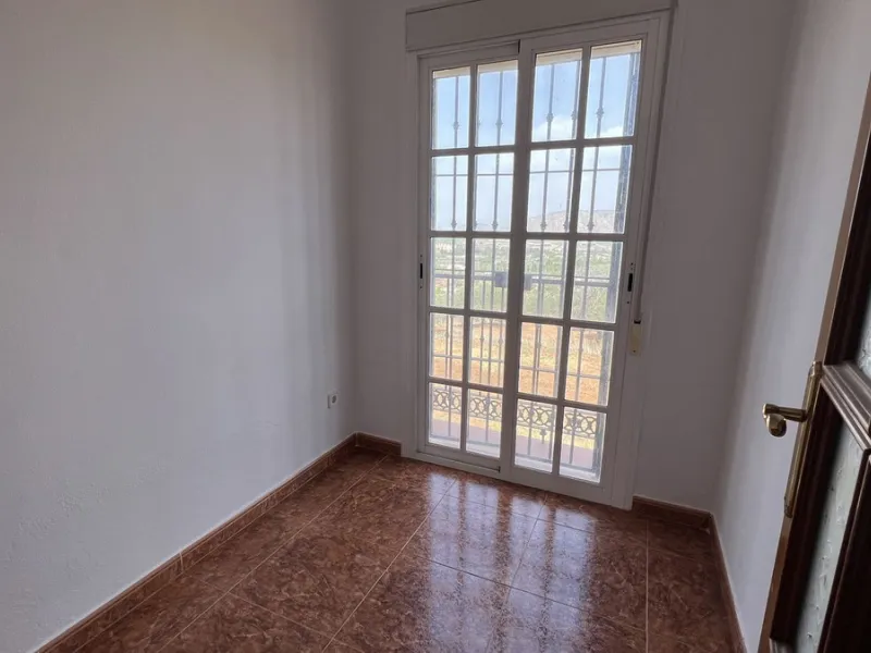 House - Finca - Cortijo в продаже в Alhaurín de la Torre, Málaga. В доме 8 спален и 2 ванных комнат. Площадь дома 489 м². Площадь участка 28447 м²